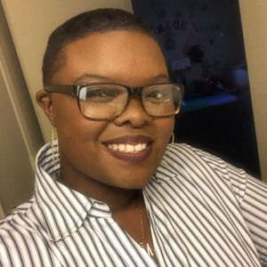 Meet your Posher, Monique